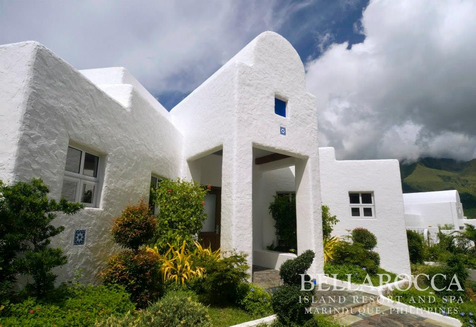 White Mediterranean house inspired look