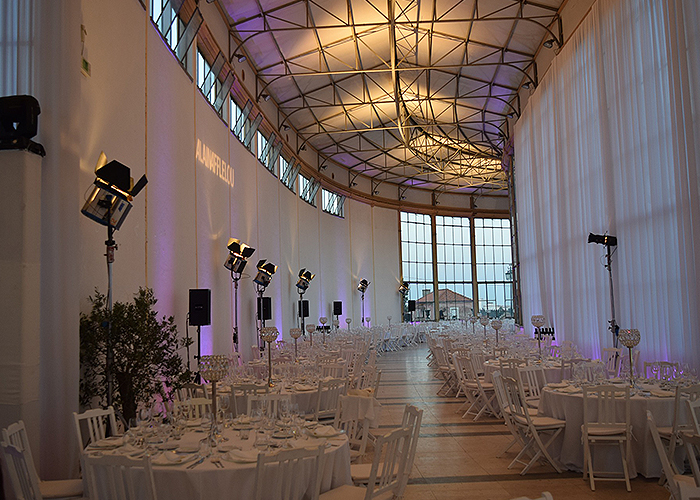 event-venue-white-curtains-theme 3 Easy Steps In Choosing The Right Event Venue events place
